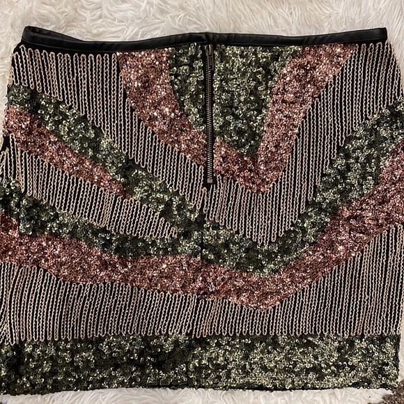 H&M sequin min skirt size 12 green gold and black sequin holiday skirt - Picture 4 of 6